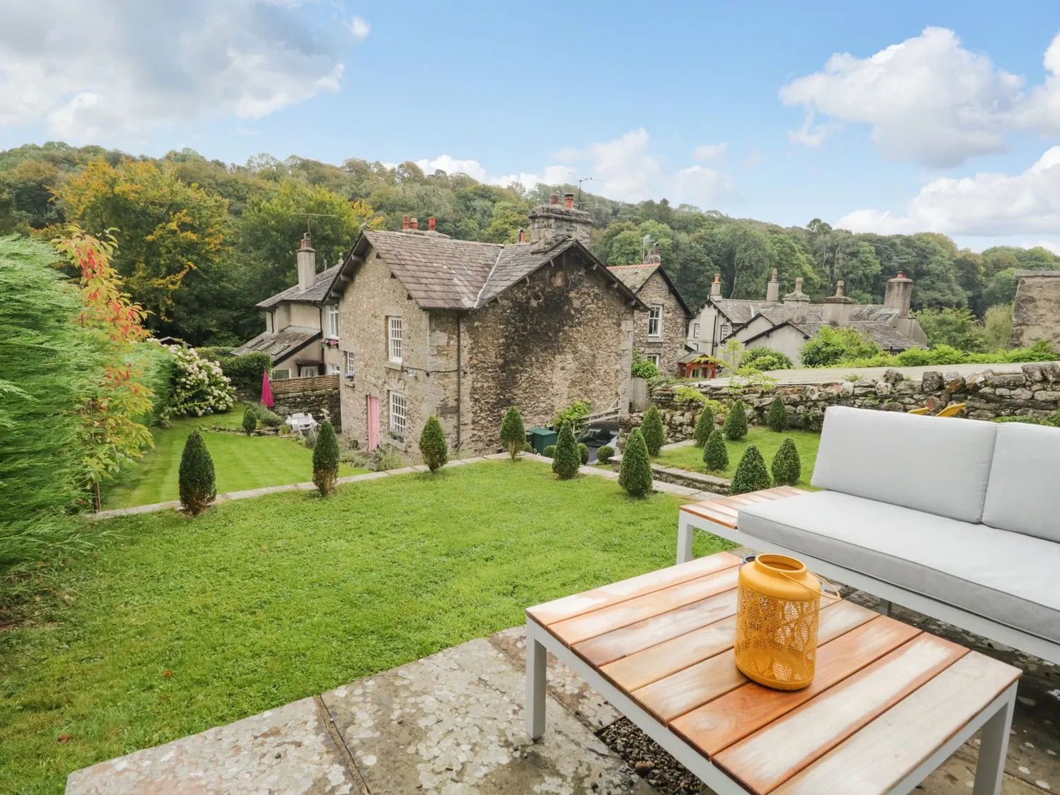 The Cartmel Cottage — patio